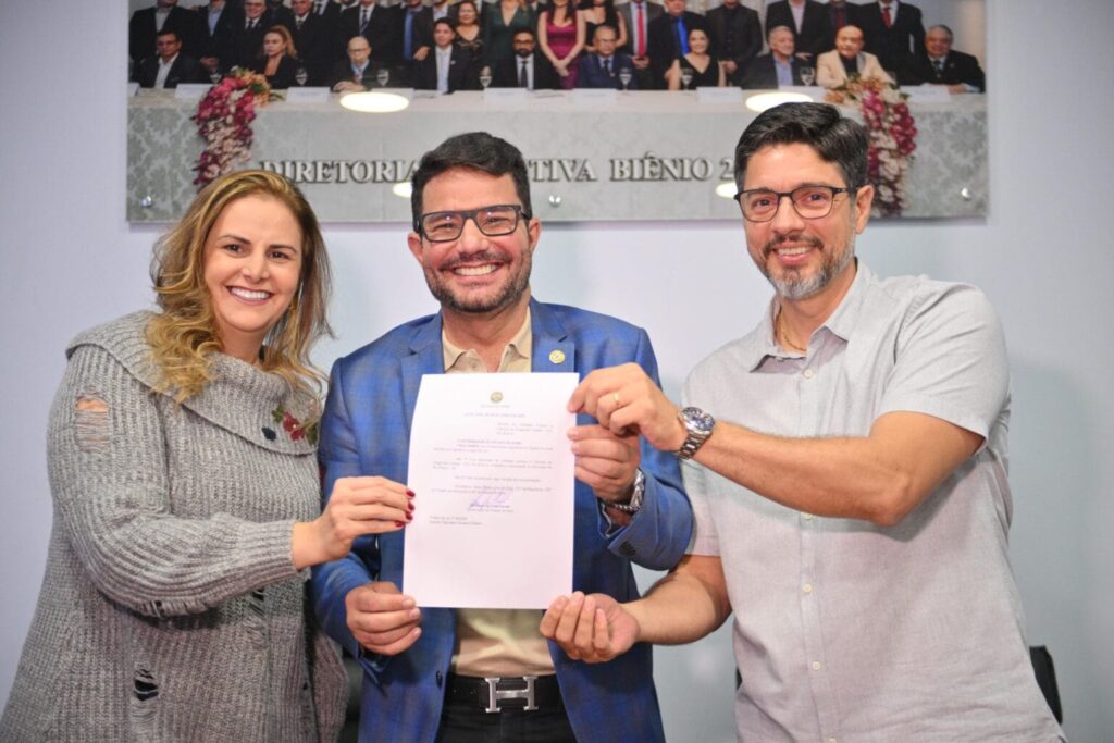Gladson sanciona lei que torna de utilidade pública a Câmara de Dirigentes Lojistas de Rio Branco