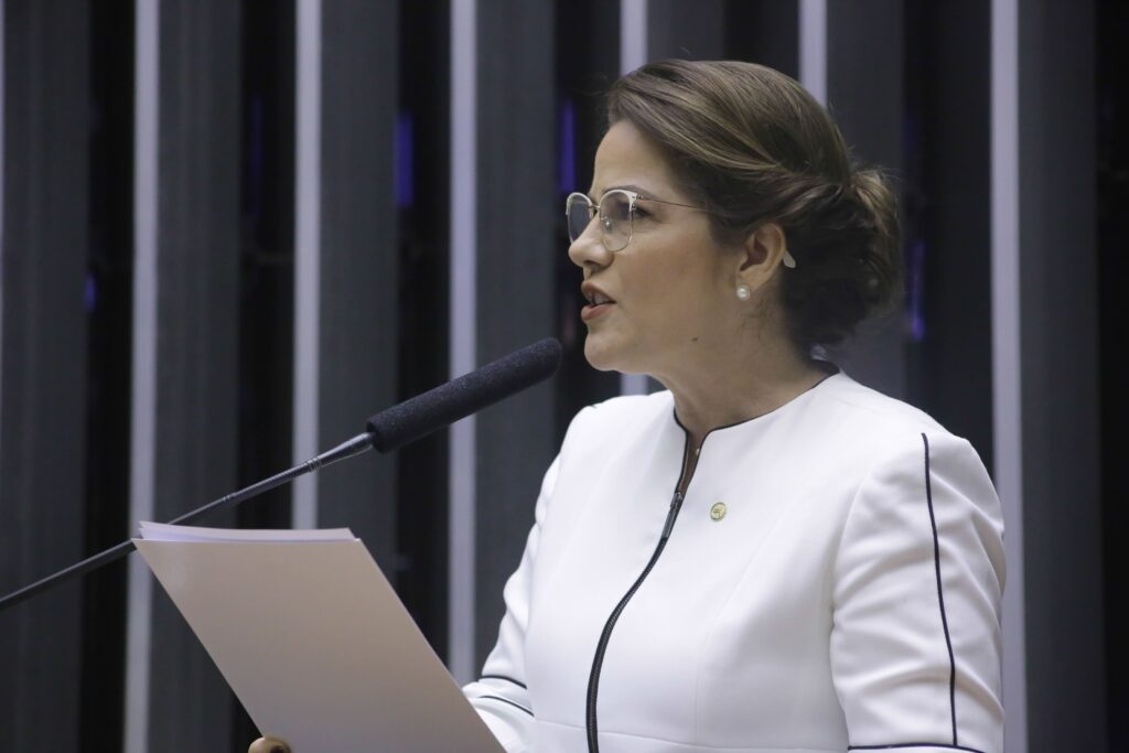 Mara Rocha deve se filiar ao Republicanos na próxima semana para disputar o Senado em 2026
