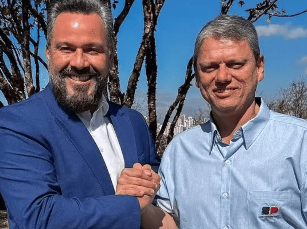 “O Acre tem um homem de luta”, diz Tarcísio de Freitas ao celebrar filiação de Alan Rick ao Republicanos