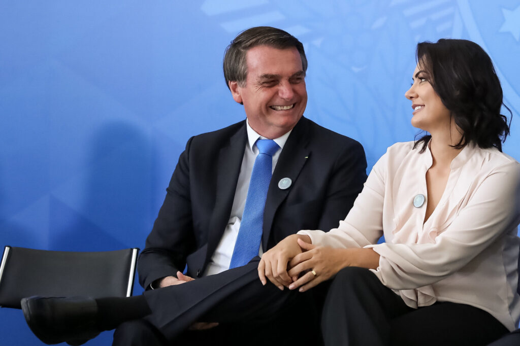 Em carta, Michelle defende prisão domiciliar para Bolsonaro