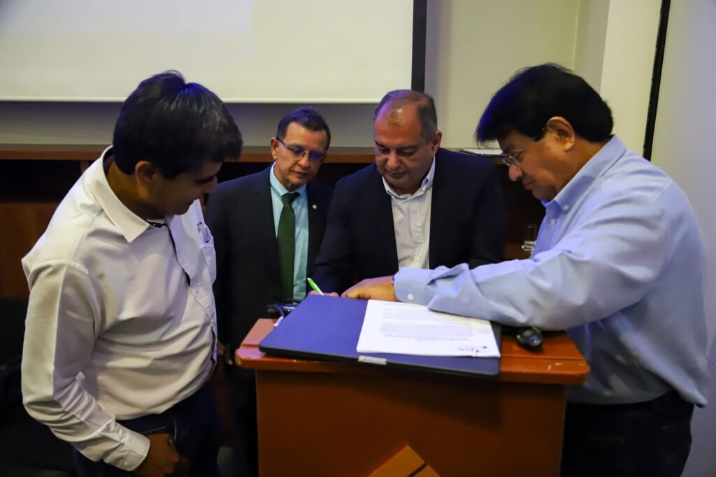 Acre e Peru selam acordo entre ZPE estadual e ZDE de Ilo para viabilizar saída ao Pacífico