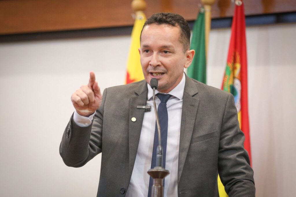 Adailton Cruz denuncia colapso na saúde de Feijó e critica tentativa de privatização de hospital no Acre