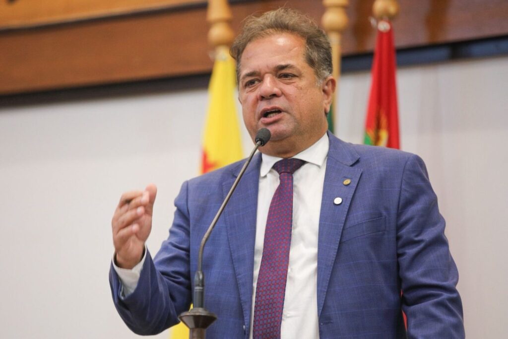 Deputado Marcus Cavalcante relata precariedade das vias em Feijó e cobra melhorias na BR-364