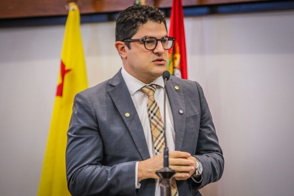 Eduardo Ribeiro cobra convocação de aprovados do Idaf e alerta para prazo do concurso