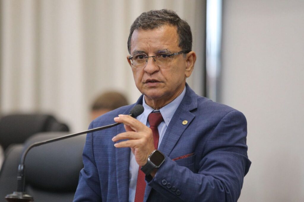 Luiz Gonzaga destaca integração bioceânica e articulação para voos entre Acre e Peru