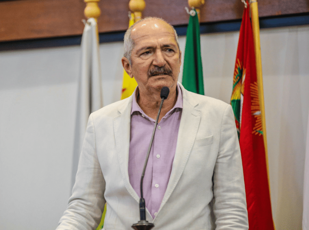 “O Brasil vive desorientação política e excesso de protagonismo do Judiciário”, diz Aldo Rebelo