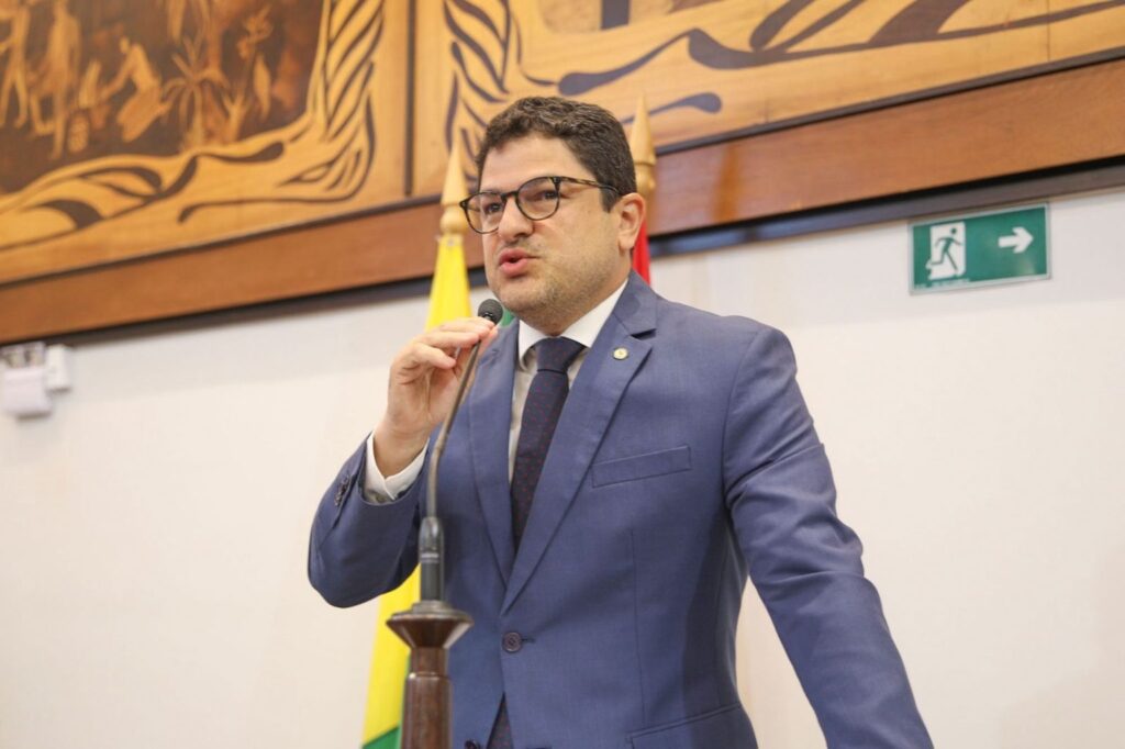 “Valorizar o Bope é reconhecer o esforço coletivo da Polícia Militar”, destaca Eduardo Ribeiro em sessão solene