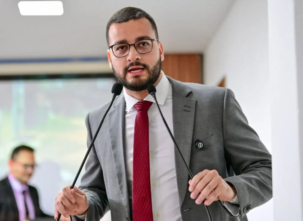 “Bairro Bahia Nova pede socorro”, diz vereador Matheus Paiva ao solicitar melhorias para a comunidade