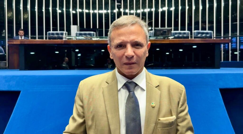 Bittar garante R$ 955 mil para estradas vicinais em Mâncio Lima