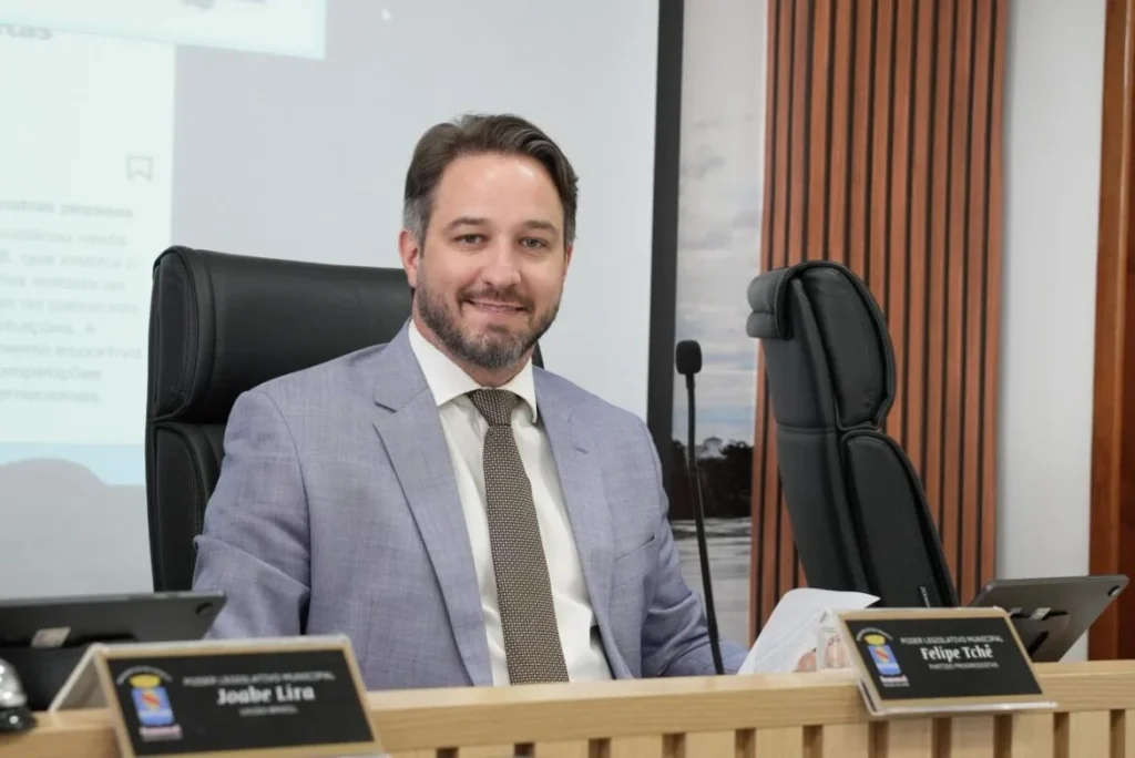 Felipe Tchê alerta para golpes com uso de IA contra pessoas que aguardam decisões judiciais