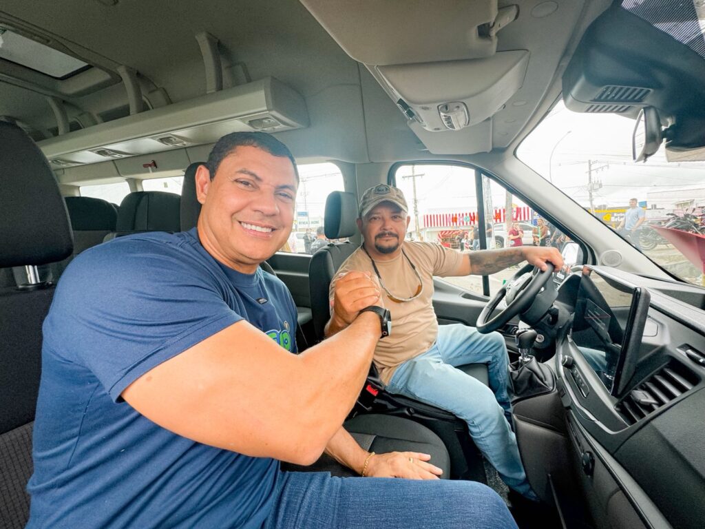 Mais de R$ 1 milhão para a segurança: Coronel Ulysses entrega van e reforça sistema prisional