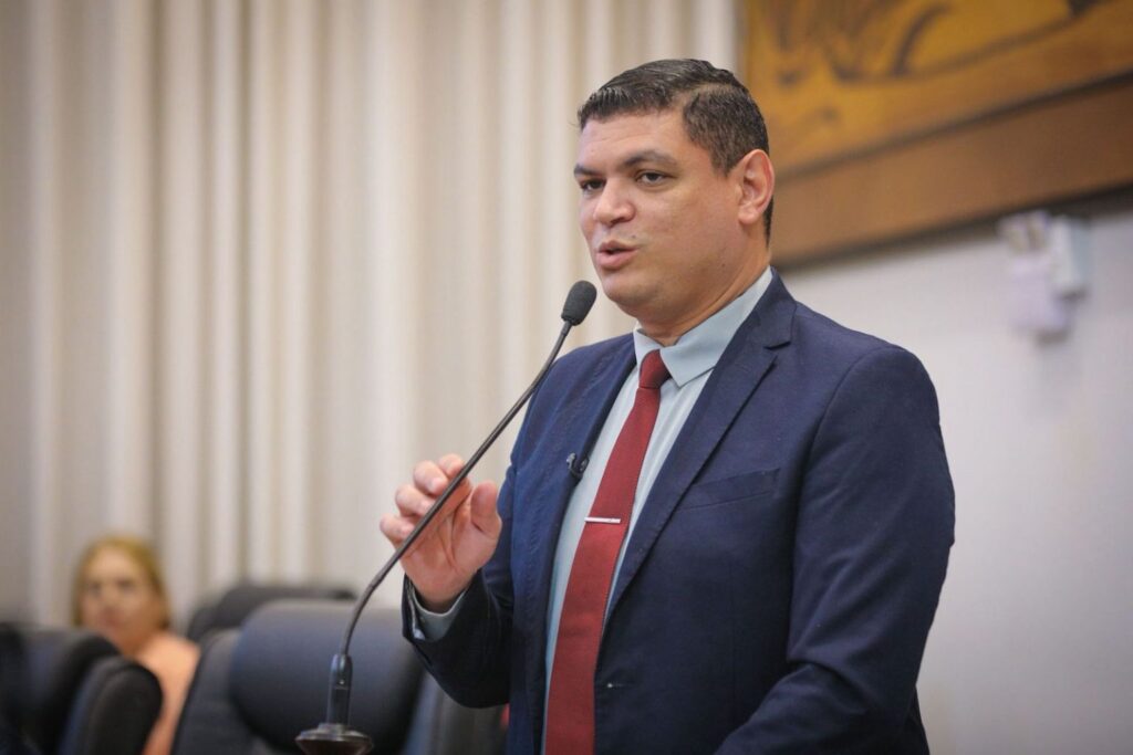 Pablo Bregense propõe homenagem à Ordem Demolay e cobra retomada de cirurgias oftalmológicas no Acre