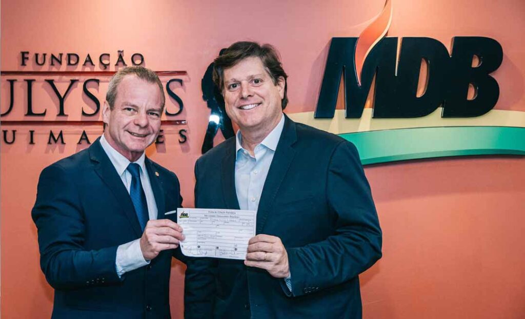 Pedro Longo se filia ao MDB em Brasília e recebe as boas-vindas de Baleia Rossi