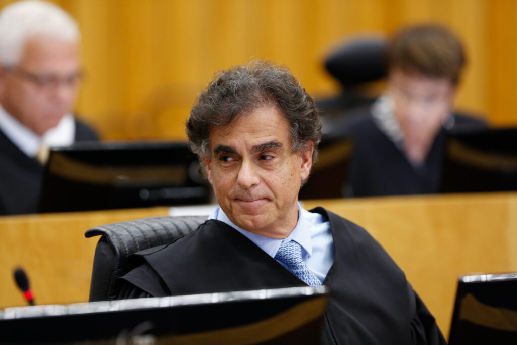 Presidente do TST critica ‘penduricalhos’ e defende remuneração única na magistratura