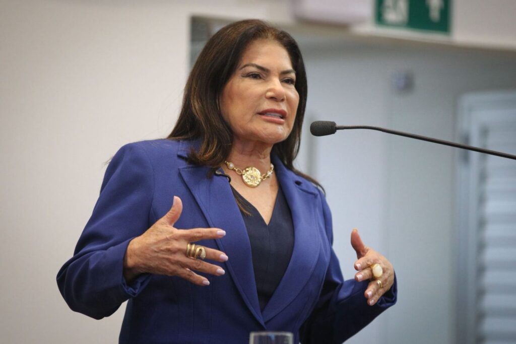 Antonia Sales cobra solução para BR-364 e critica demora na recuperação da rodovia