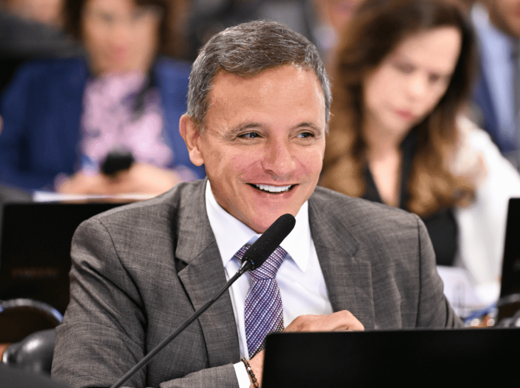 Bittar garante R$ 2,5 milhões para reforço da atenção primária em Feijó e Mâncio Lima