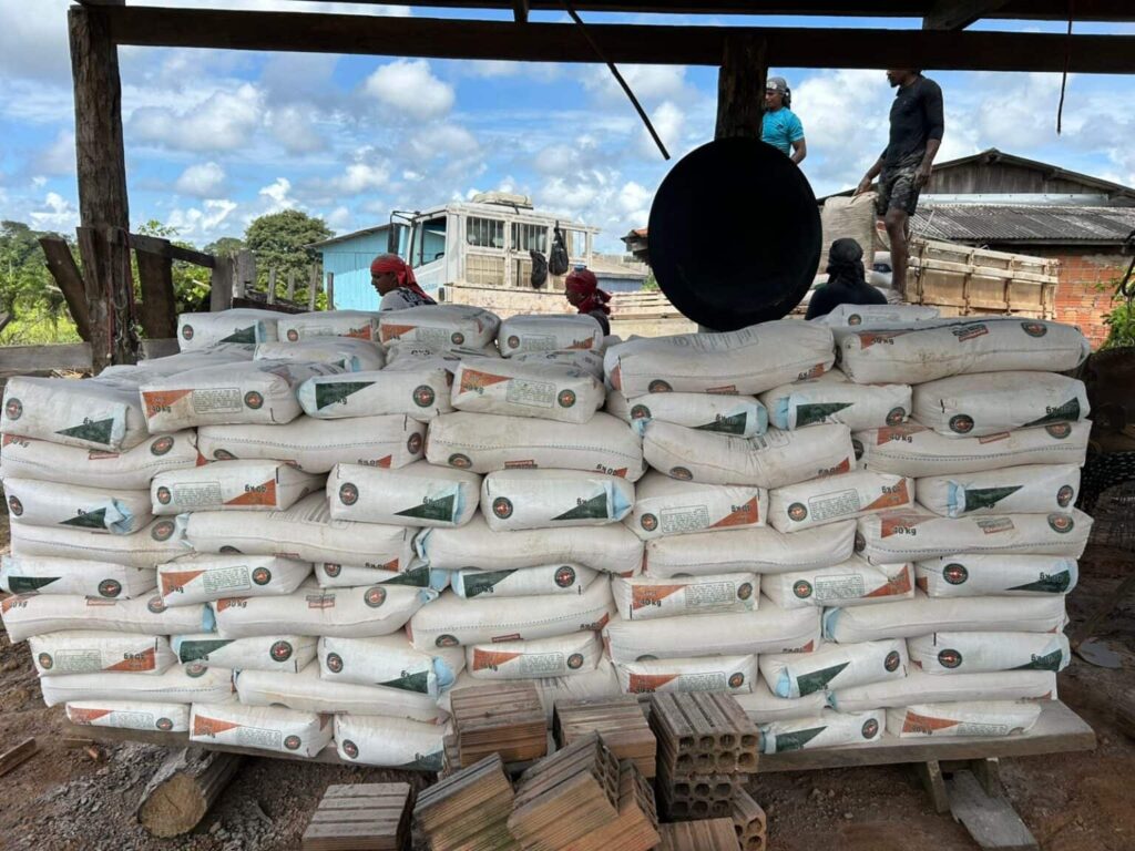 Governo do Acre beneficia mais de 230 produtores com insumos para fortalecimento da pecuária leiteira