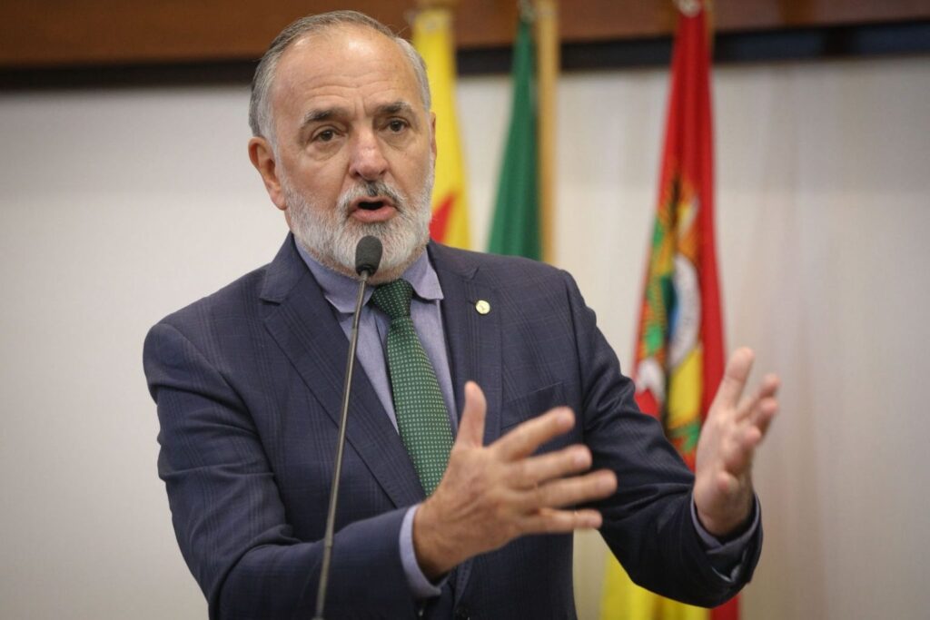 Luís Tchê agradece presidência de comissão, apresenta propostas e cobra execução de emendas