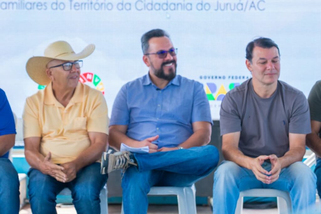 Alan Rick fortalece agricultura familiar com assistência técnica e entrega de equipamentos