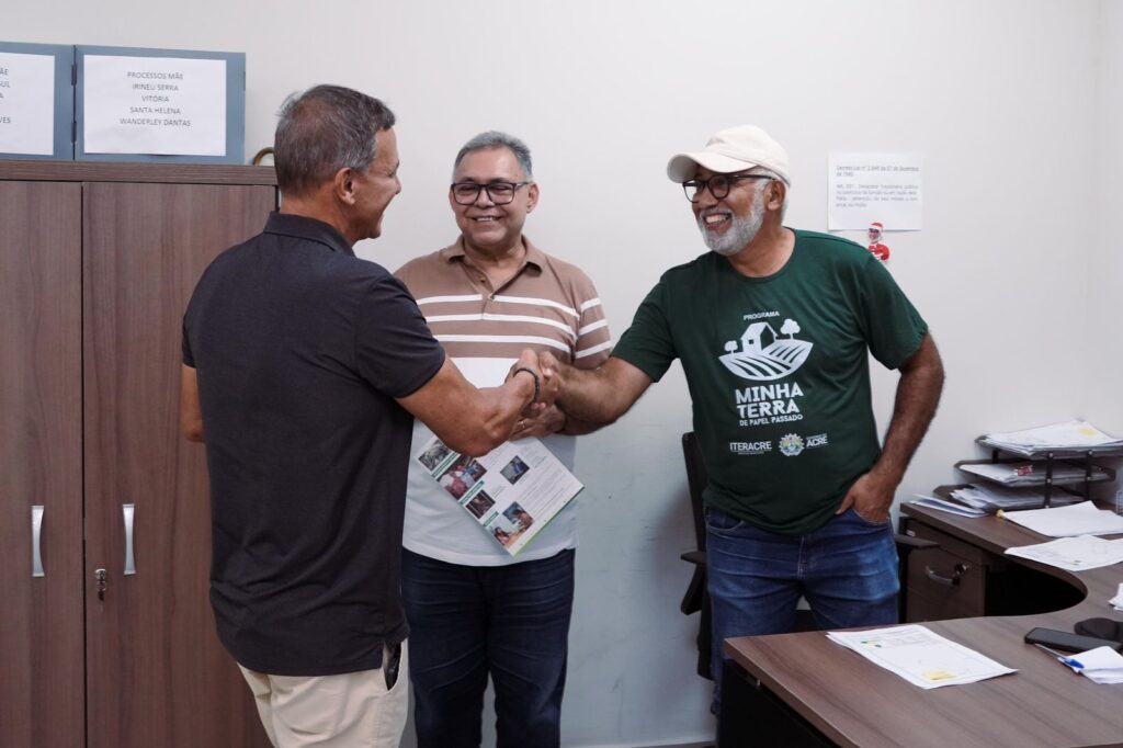 Bittar visita Iteracre e diz que regularização fundiária dá o direito aos verdadeiros donos enquanto ONGs travam o processo na Amazônia