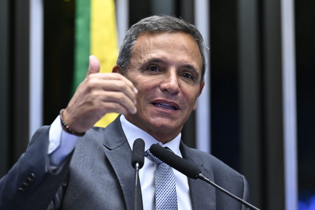 “Há um domínio das ONGs na mídia brasileira”, diz Marcio Bittar ao criticar políticas ambientais na Amazônia