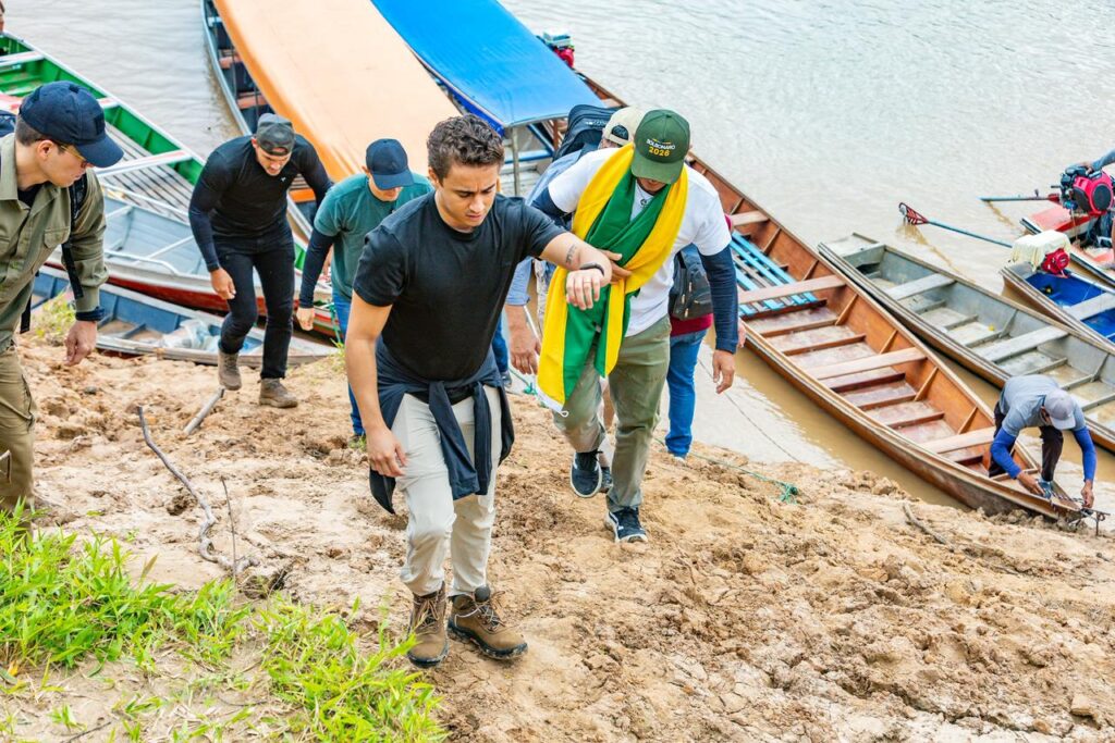 “Isso aqui indigna qualquer um”: Nikolas Ferreira conhece Marechal Thaumaturgo, uma das cidades mais isoladas do Brasil