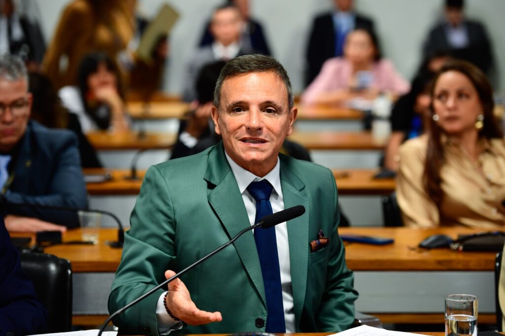Marcio Bittar garante recursos para saúde em Plácido de Castro e Brasiléia