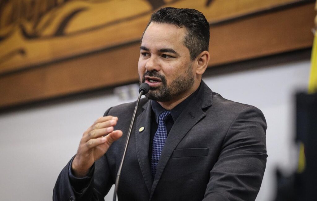 “O Acre está em luto”: deputado Arlenilson Cunha se solidariza com vítimas de ataque em escola de Rio Branco