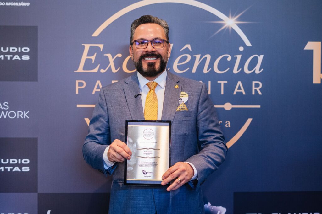 Senador Alan Rick recebe Prêmio Excelência Parlamentar pela quinta vez consecutiva e está entre os 12 melhores senadores do Brasil