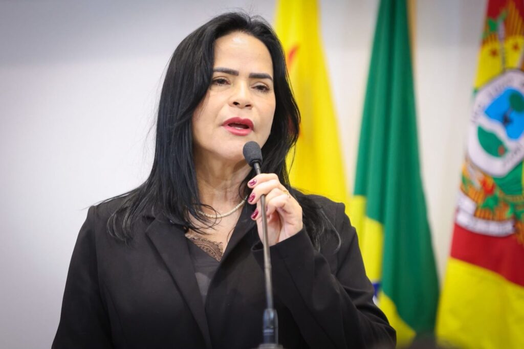 Deputada Maria Antônia reforça apoio à convocação de bombeiros e pede atendimento especializado para mulheres em Acrelândia