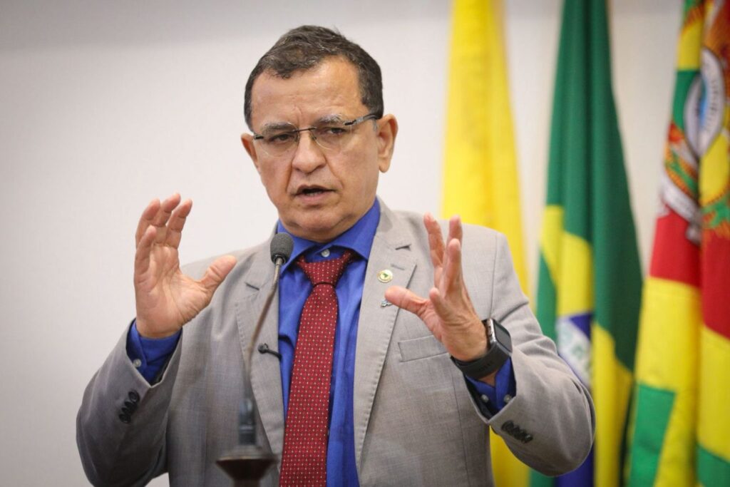 Luiz Gonzaga critica novas promessas para a BR-364 e cobra obras definitivas do governo federal