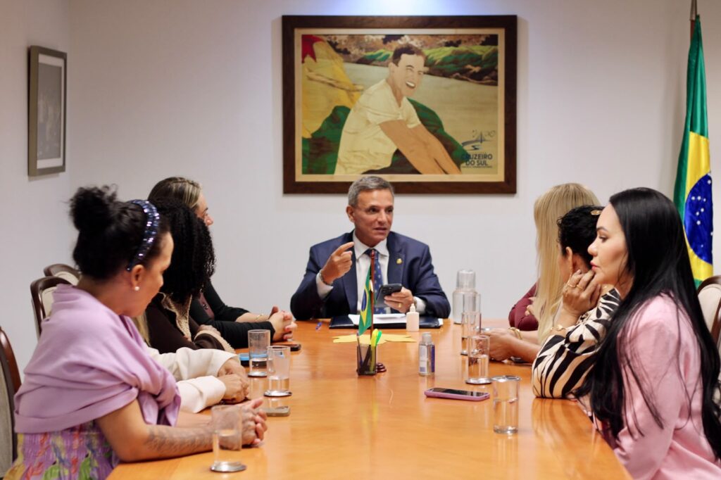 PL Acre capacita suas 11 pré-candidatas para as eleições de 2026, em Brasília, em um encontro nacional com Michelle Bolsonaro