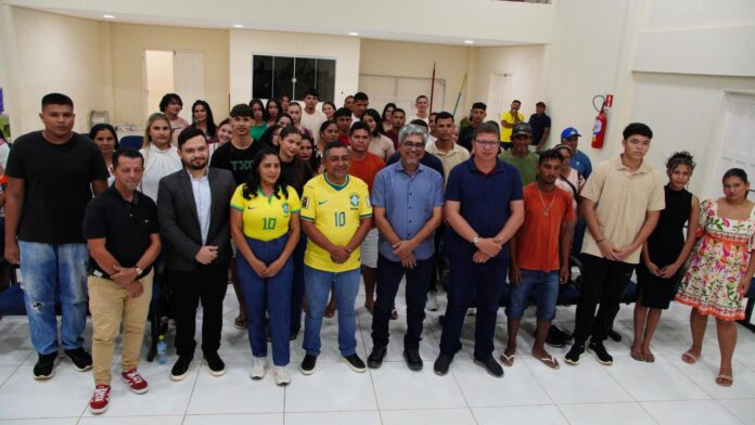 Programa Abrindo Portas para o Primeiro Emprego leva cidadania a jovens de Assis Brasil e Porto Walter