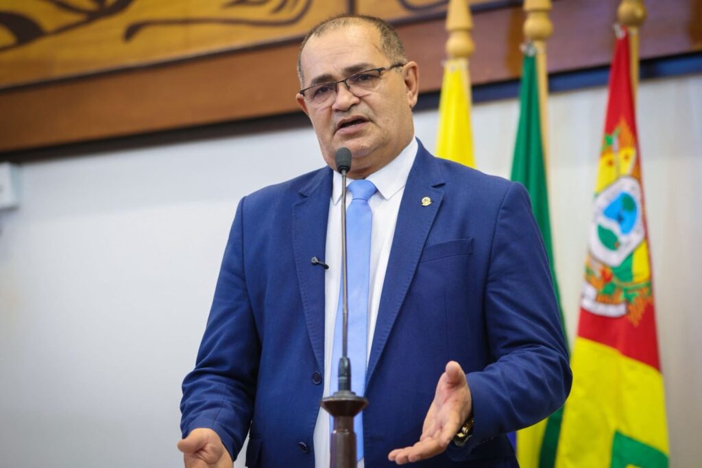 Tanízio Sá cobra solução para falta de vacina contra doença que afeta rebanhos acreanos