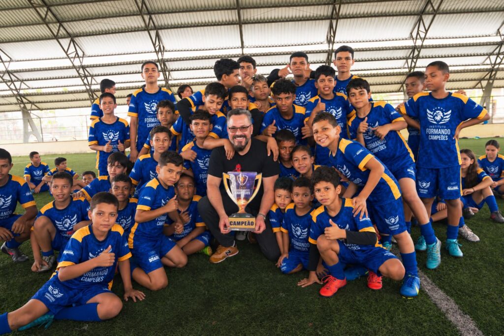 Com recurso garantido por Alan Rick, Tancredo Neves e Baixada da Sobral ganham Escolinha Léo Moura e mais 435 crianças são beneficiadas em Rio Branco