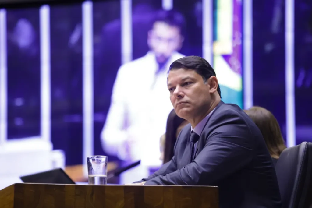Duarte apresenta projeto para aumentar o faturamento do MEI Caminhoneiro