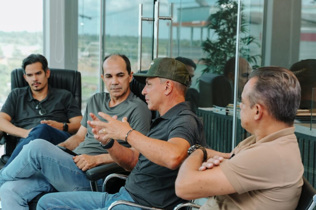 Em agenda no Juruá, Marcio Bittar intensifica articulação política e recebe apoio do prefeito Zequinha Lima e de dez vereadores de Cruzeiro do Sul