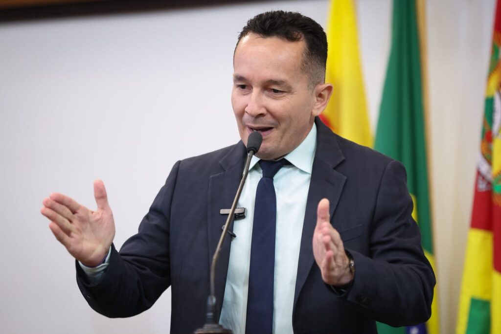 Adailton Cruz destaca pagamento ao Hospital Santa Juliana e cobra melhorias no TFD