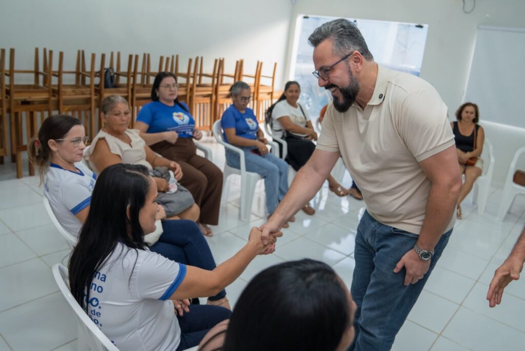 Alan Rick visita APAA de Cruzeiro do Sul, anuncia novos investimentos e defende menos burocracia para pessoas com autismo