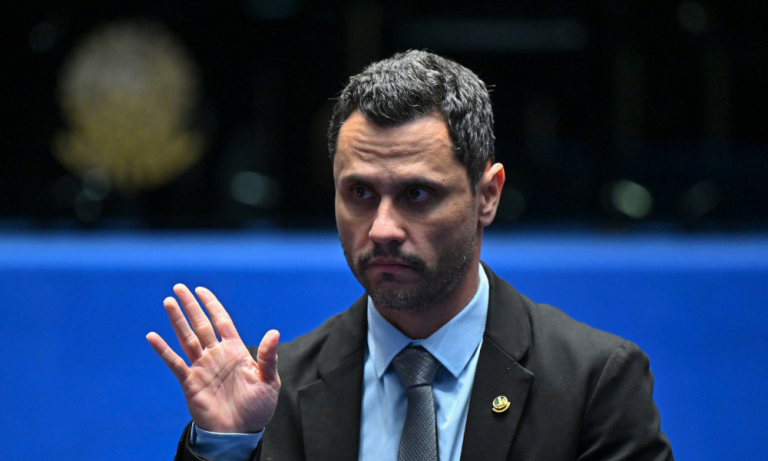 Cleitinho se reúne com Marcos Pereira após ‘vai e vem’ de candidatura em MG