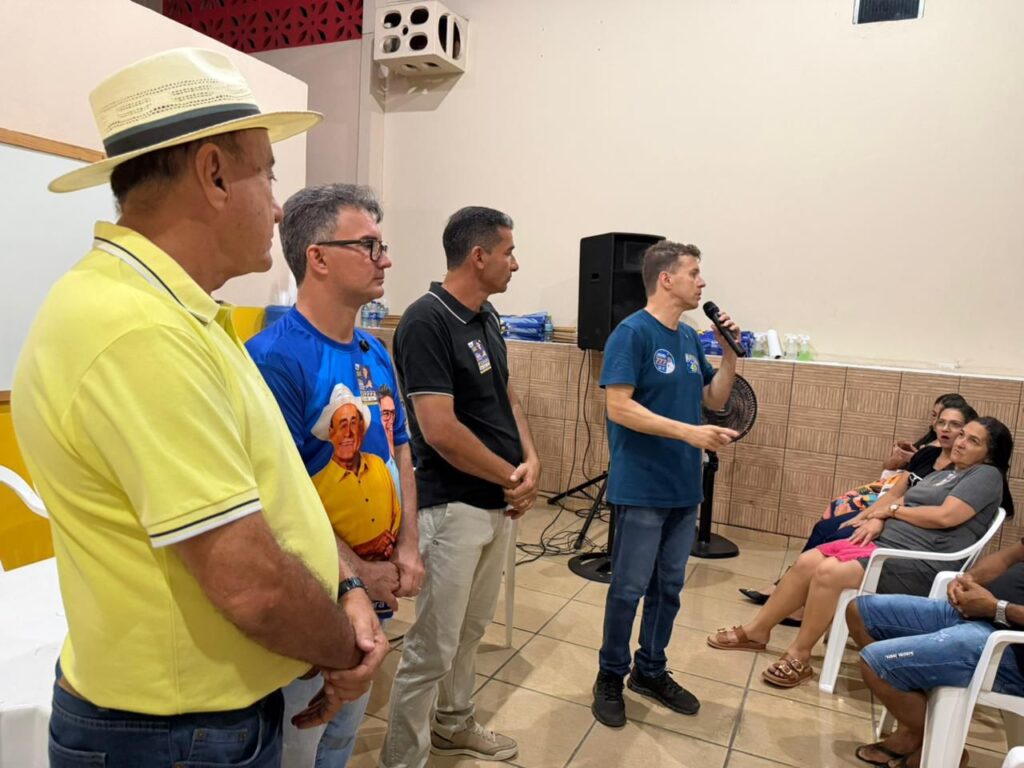 Pelo Juruá, Bocalom, Adonis e Velloso cumprem agenda de produção, encontros e contato com a população