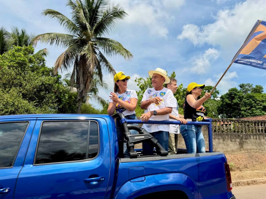 Bocalom percorre AC-40 em carreata rumo a Senador Guiomard e critica pesquisas eleitorais
